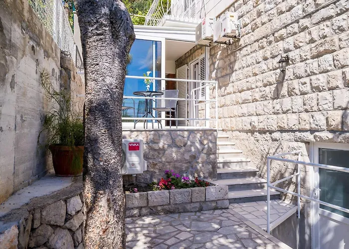 Nina- Two Bedroom With Terrace And Sea View Apt67 *