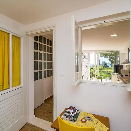 Nina- Two Bedroom With Terrace And Sea View Apt67 Apartman Mlini
