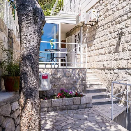 Nina- Two Bedroom With Terrace And Sea View Apt67 *