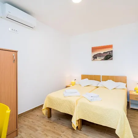 Nina- Two Bedroom With Terrace And Sea View Apt67 * Mlini