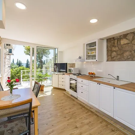Nina- Two Bedroom With Terrace And Sea View Apt67 Apartman Mlini