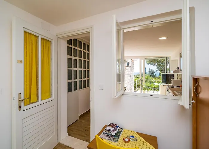 Nina- Two Bedroom With Terrace And Sea View Apt67 Appartamento Mlini