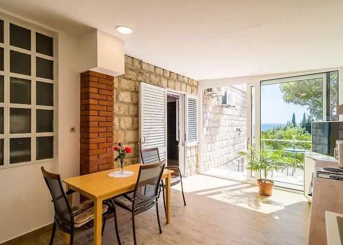 Nina- Two Bedroom With Terrace And Sea View Apt67